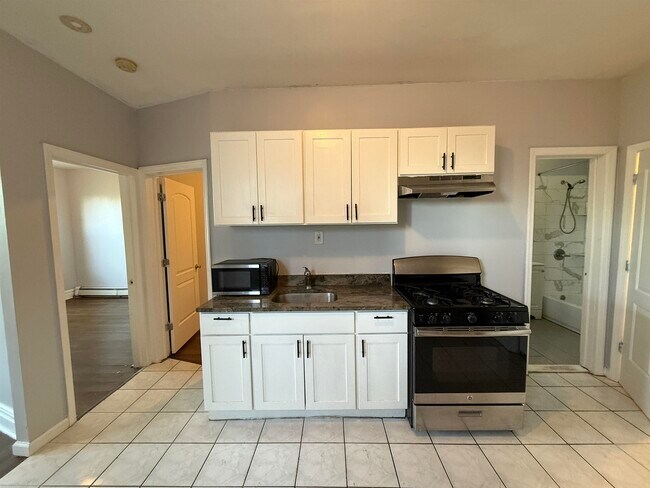Photo - 166 Lexington Ave Unit 2R