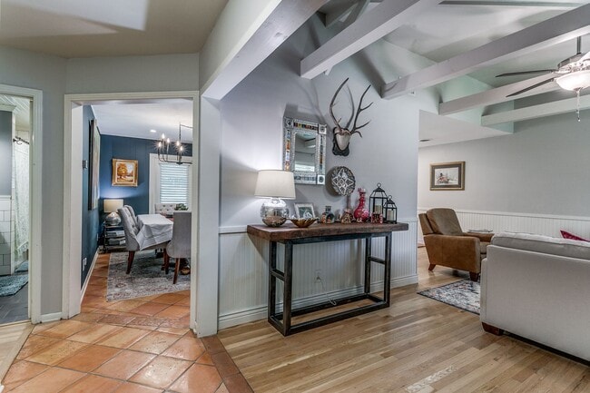 Photo - RENOVATED 3-BEDROOM IN NORTHWOOD