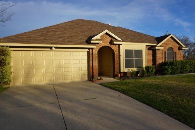 Building Photo - 702 Long Hill Ct