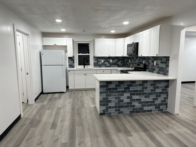 Building Photo - 413 W Main St Unit 2 Rental