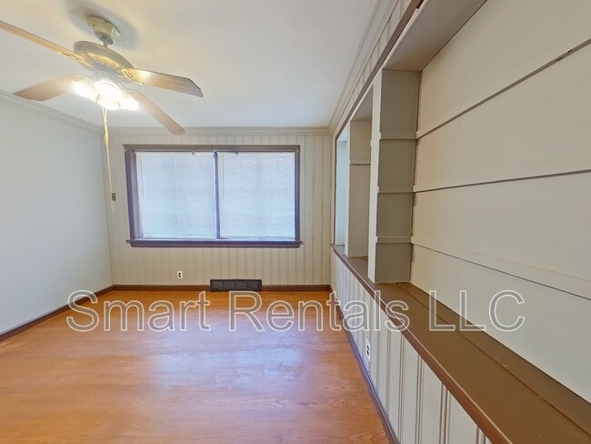 Building Photo - 1633 Veronica Ave Rental