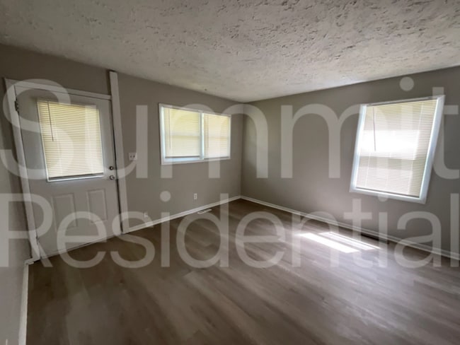 Photo - 5601 E 39 Terrace
