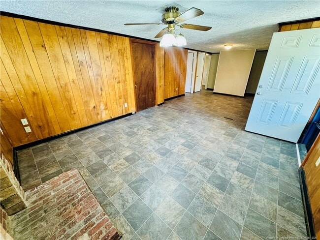 1003 James St
