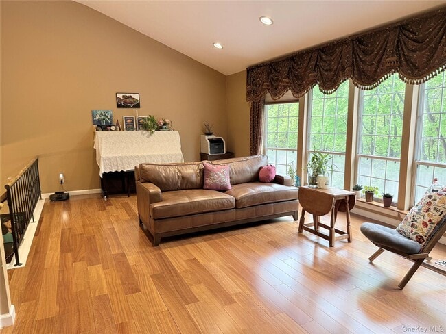 Photo - 21 Manors Dr