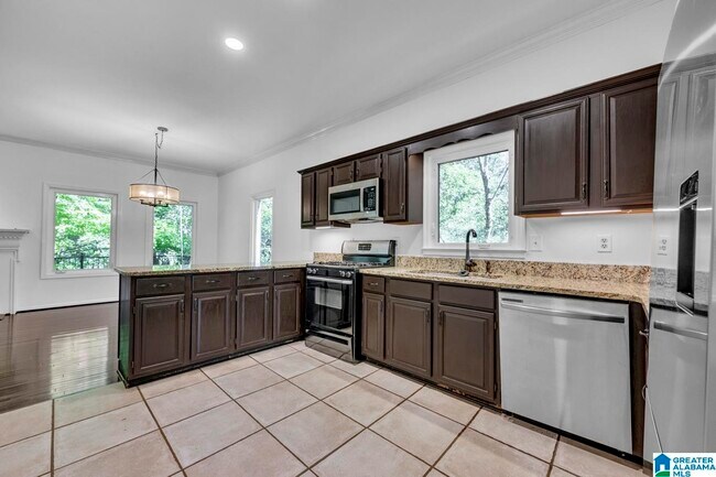 Photo - 25 The Falls Dr