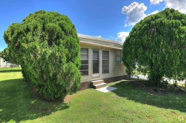 Building Photo - 716 Lark Dr Rental