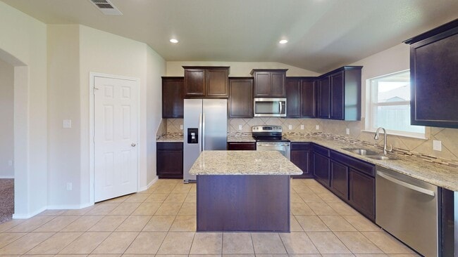 Photo - Pre-Holiday Move-In Special!!! Wonderful 3...