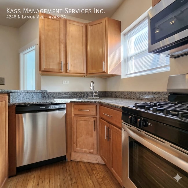 Building Photo - 4248 N Lamon Ave Unit 4248-2A