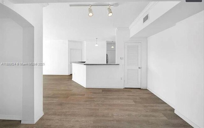 Photo - 9172 Collins Ave Unidad 9172 Collins Ave appt 212