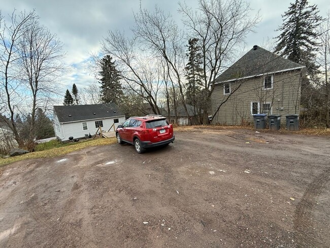 Photo - Duluth MN 5-Bedroom - 2-Bath Single Family