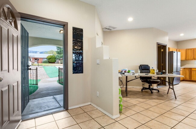 Photo - 1221 Paisano St NE