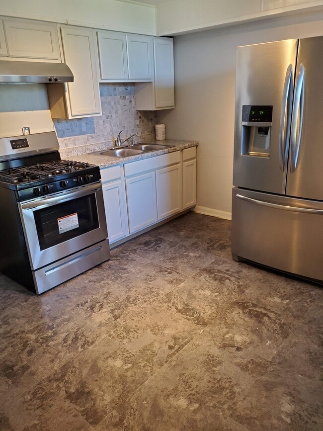 Photo - 2704 E 77th St