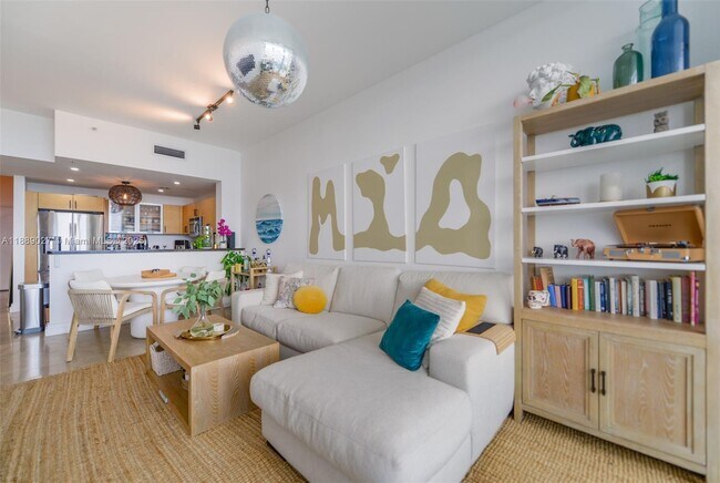 Photo - 725 NE 22nd St Unit 8D
