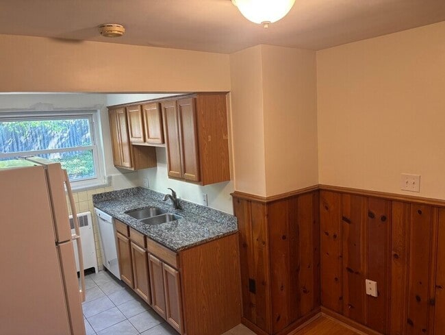 Photo - 3000 Linwood Ave