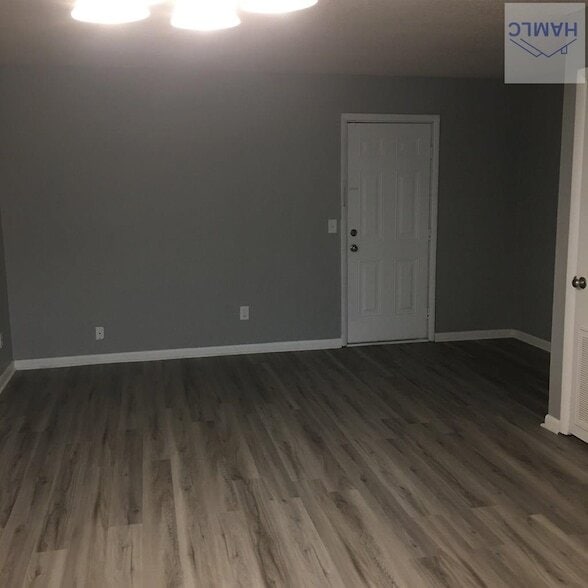 Photo - 901 Olmstead Dr