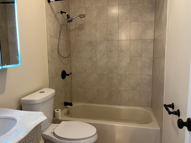 Photo - 410 Jericho Tpke Unit # 3A