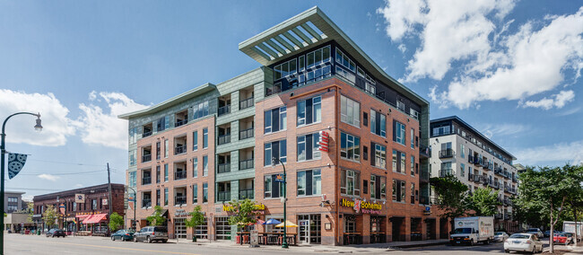 Building Photo - Blue and Lime Rental