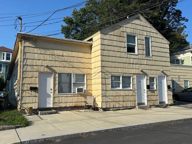 Building Photo - 21 Amity St Unit C Rental