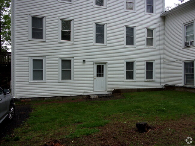 Building Photo - 1555 Stafford Rd Unit 3 Rental