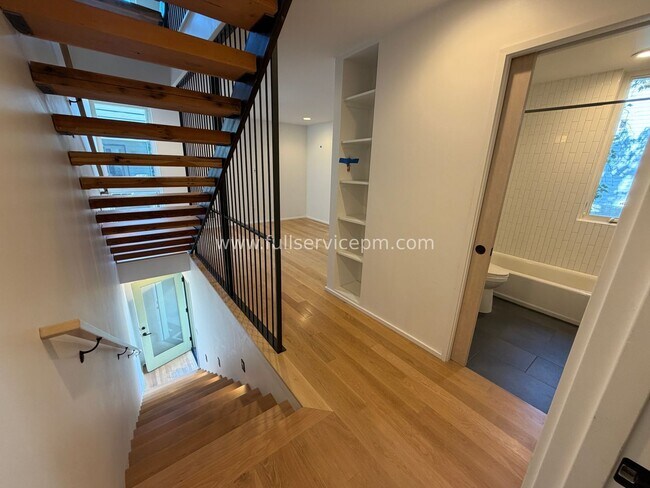 Photo - 7784 Highland Park Way SW