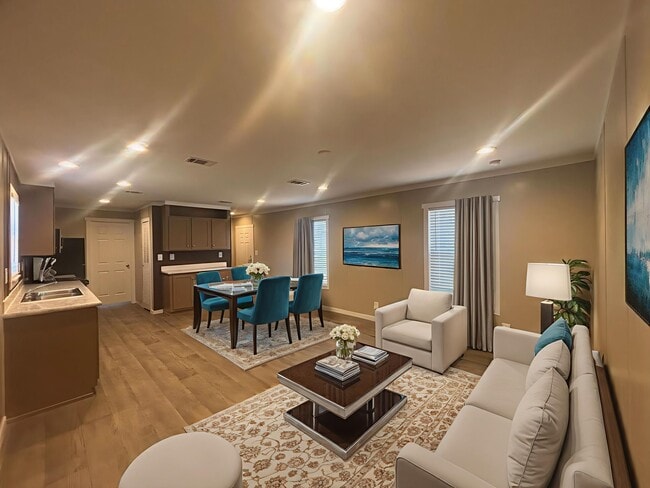 Photo - 118 E Semands St