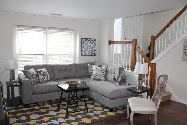 Photo - 7245 Meeting St