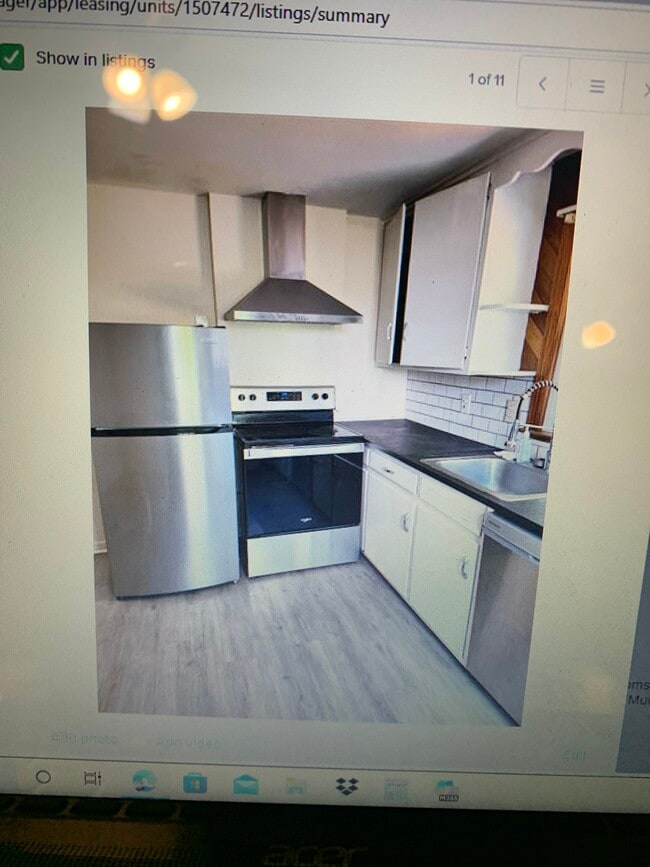 Building Photo - 107 Cumpstone Dr