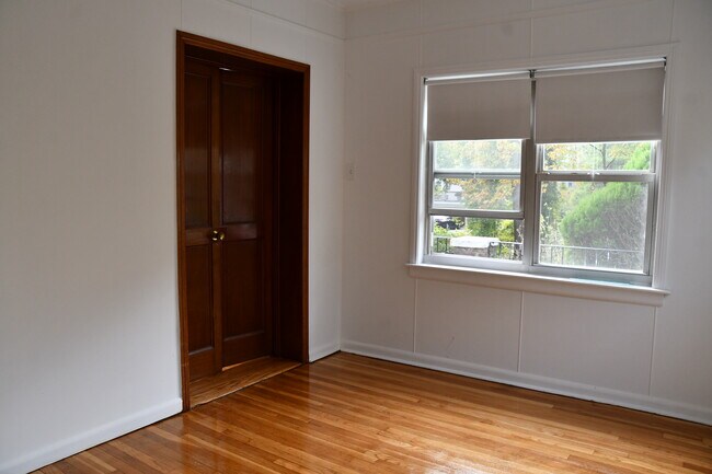 Photo - 111 N Broadway