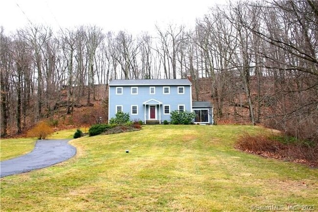 16 Dawn Ln