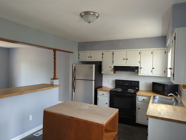 1605 Wendy Cir