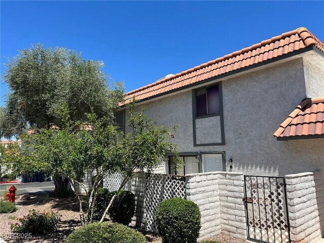 Photo - 913 Willow Tree Dr