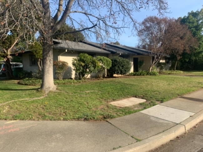 Photo - 810 Madrone Ave