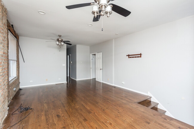 Photo - 2348 W Moffat St Unit 1F