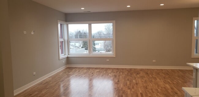 Photo - 5051 N Harlem Ave Unit 1