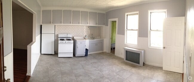 Building Photo - 397 Manhattan Ave Unit Apt 3