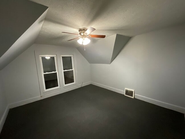 Photo - 211 5th St Unidad 211 5th Street Up