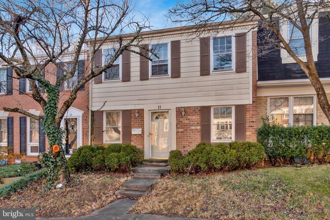 Photo - 11 Honey Brook Ln Townhome