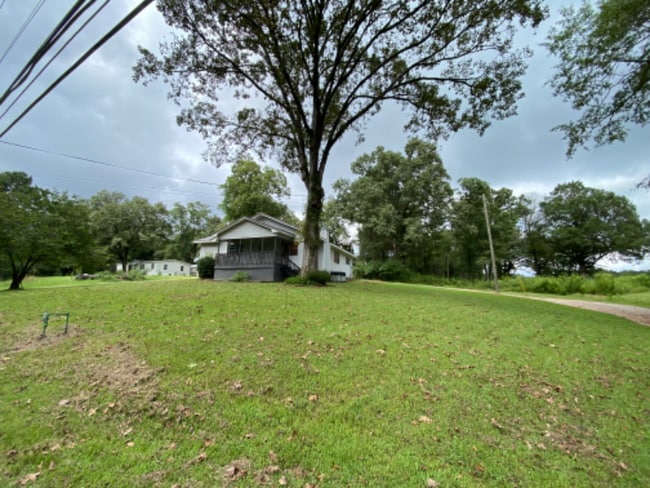 Building Photo - 2404 Old Birmingham Hwy Rental