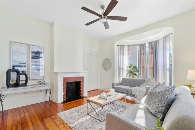 Building Photo - 3 Draper St Unit 1