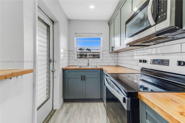 Photo - 5300 Washington St Unidad A137