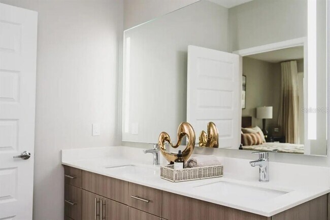 Photo - 503 Chatham Ave