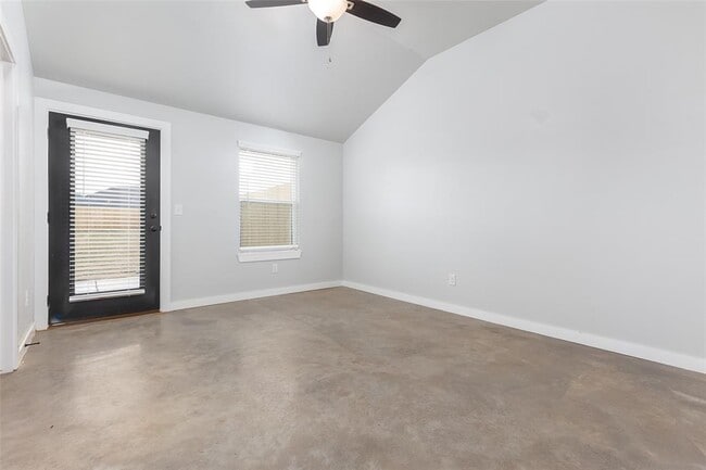 Photo - 13324 Springcreek Dr