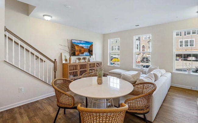 Photo - 6907 Stoddert Ln