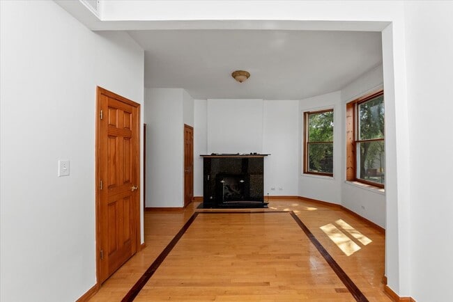 Photo - 1707 N Fairfield Ave Unit 2