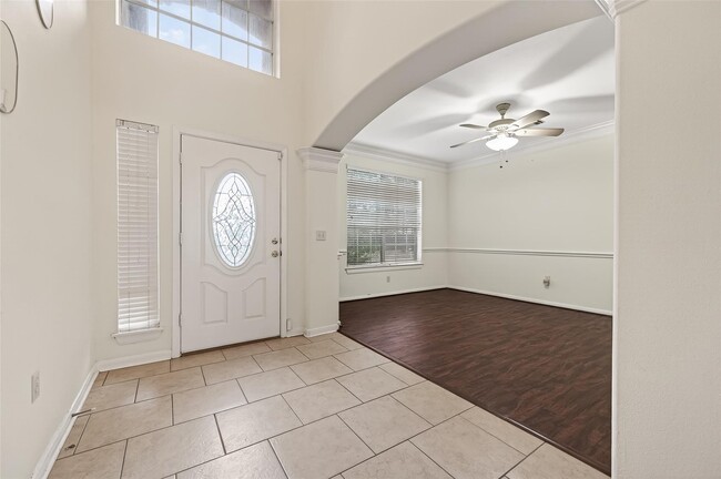 Photo - 14914 W Bend Dr