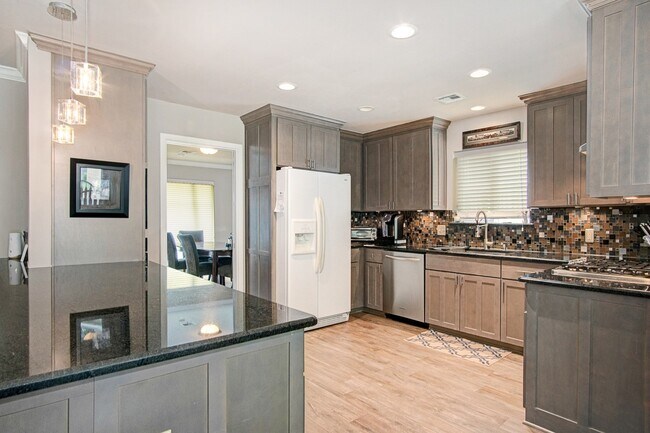 Photo - 614 Bendwood Dr