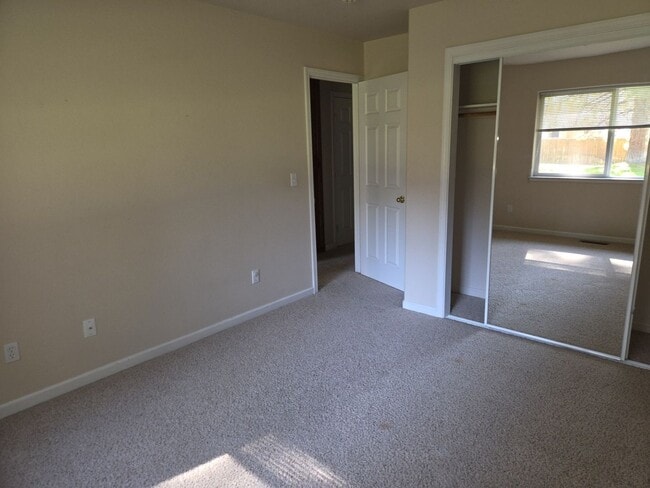 Photo - 1061 William #C C