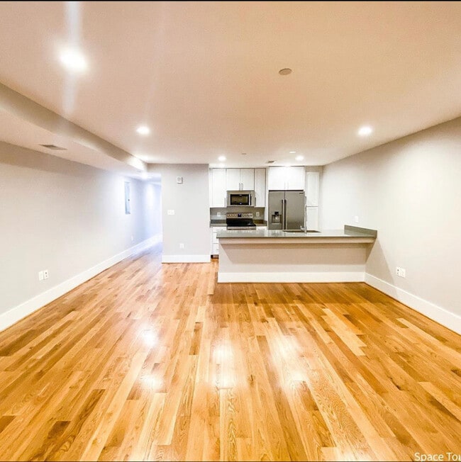 Building Photo - 521 Kennedy St NW Unit 1 Rental