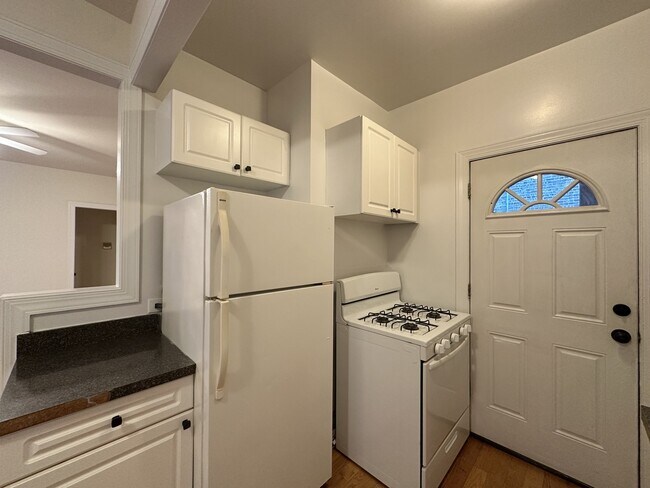 Photo - 3828.5 N Fremont St Unit W3