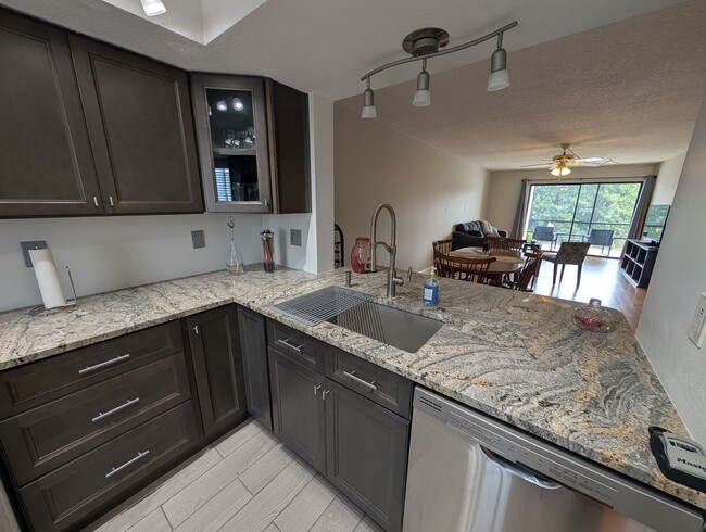 Photo - Fairview Vista Point 2 Bed / 2 Bath